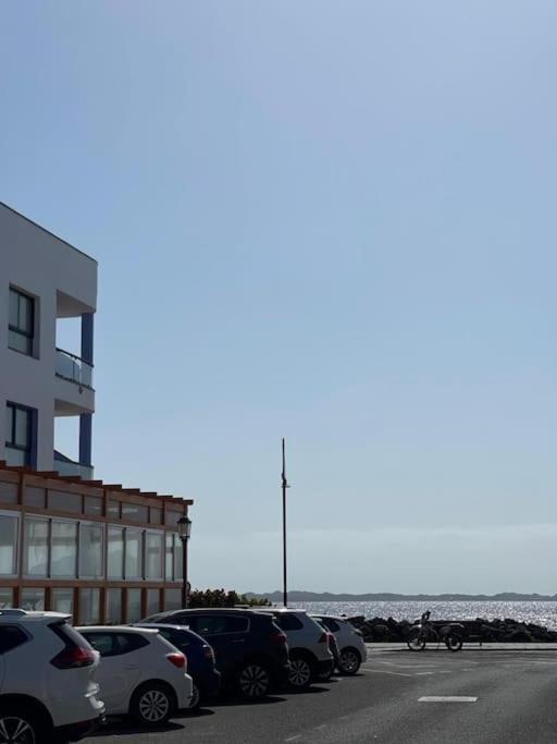 Oceano Azul Luminoso 50 Metros Del Mar En Centro Apartment Corralejo Exterior photo